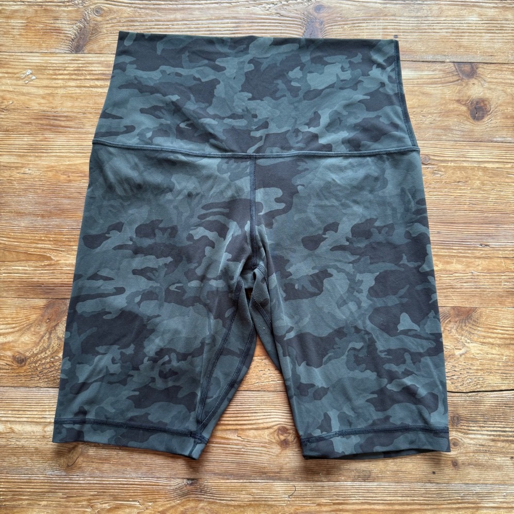 Lululemon Align Super High Rise Athletic Biker Shorts 10" Soft Camo WM's 10 EUC
